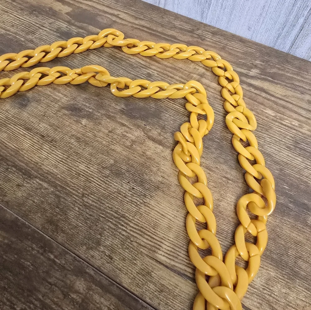 New The Darling Effect Mustard Crossbody Chain For You Phone